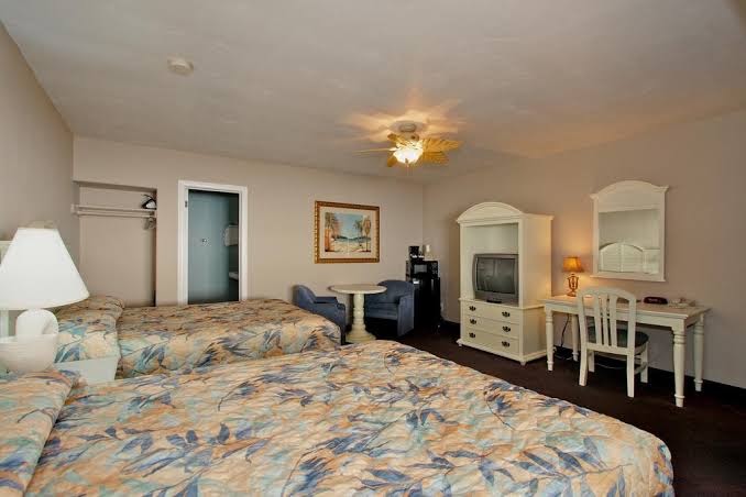 Del Mar Beach Hotel