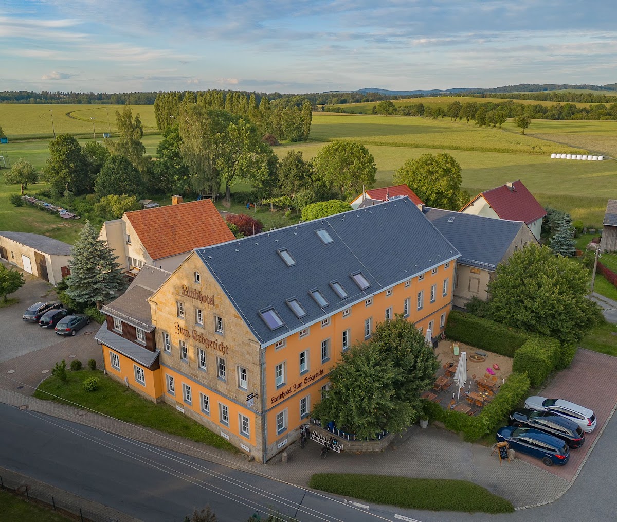 Landhotel & Restaurant Zum Erbgericht Heeselicht geöffnet