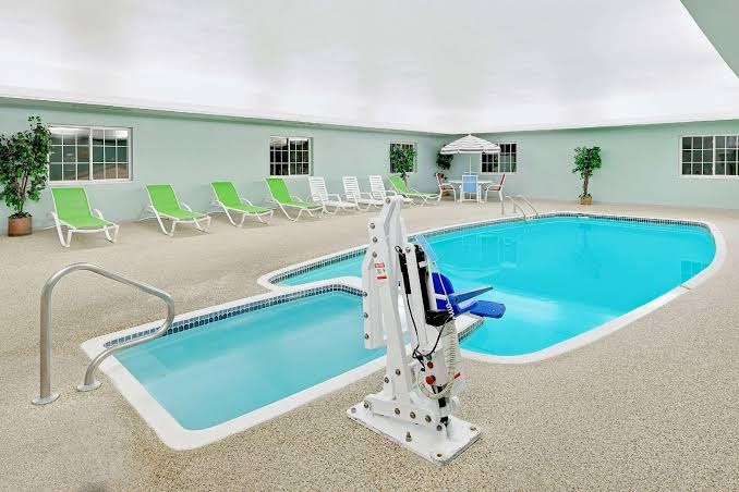 Super 8 by Wyndham Mound City Hotel 3