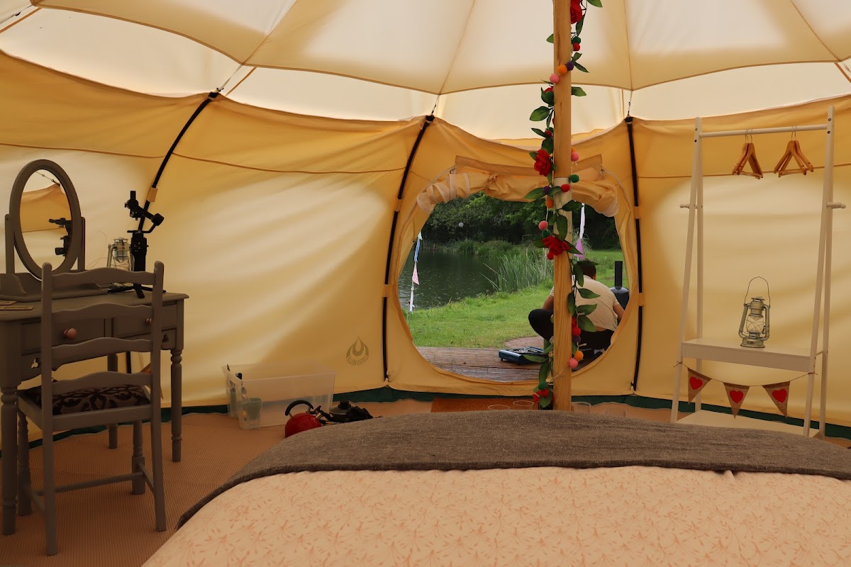 Lloyds Meadow Glamping( Book direct for best prices ) Hotel 2
