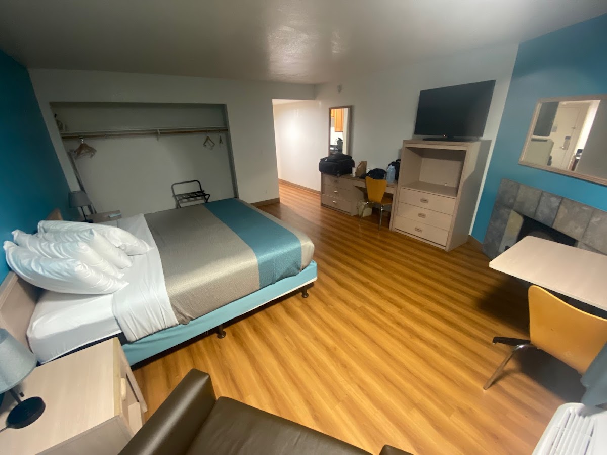 Motel 6 Coos Bay, OR