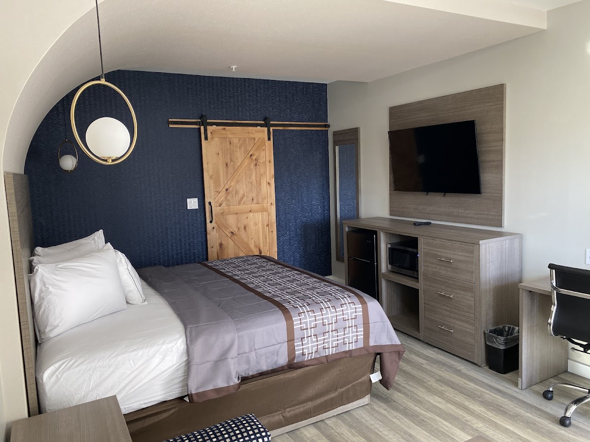 Palace Inn Mesa Drive Hotel 3
