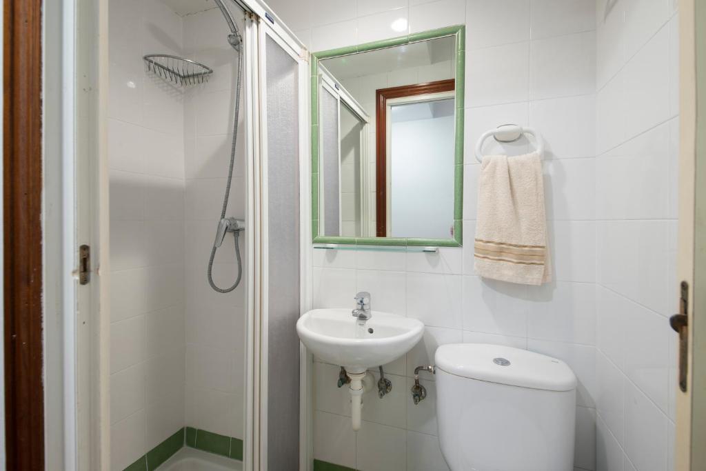 PENSION SANTA CLARA SAN SEBASTIAN Hotel 3