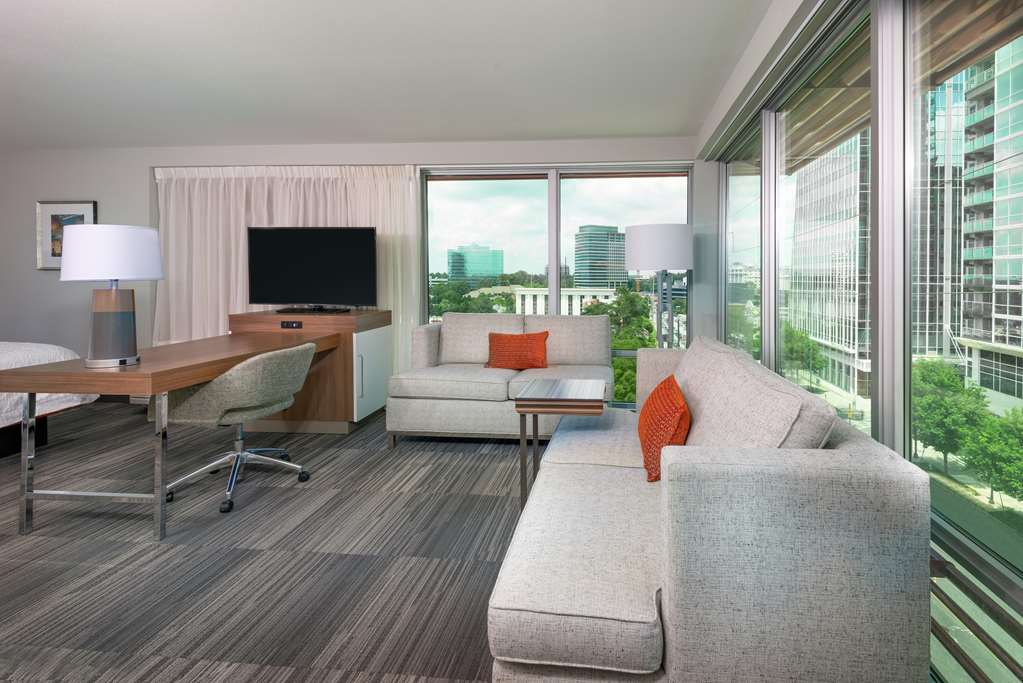 Hampton Inn & Suites Atlanta Buckhead Place Hotel 2