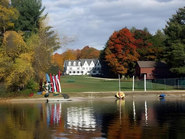 Inn at Pleasant Lake Hotel 3