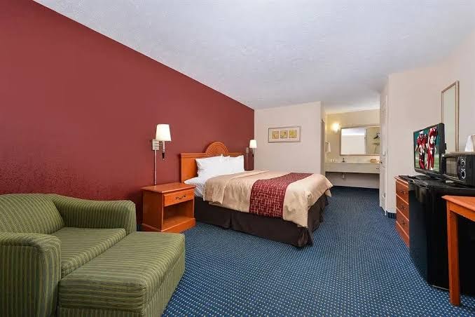 Rodeway Inn Hotel 2