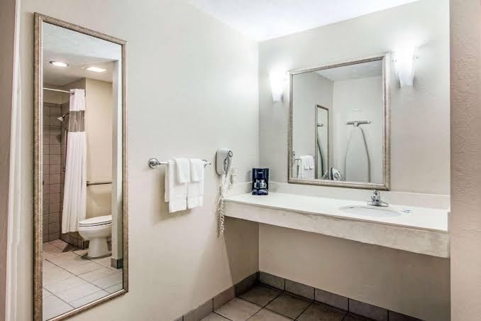 Rodeway Inn Hotel 3