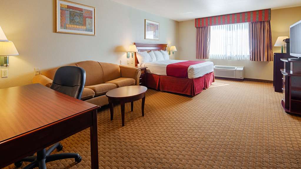 SureStay Plus by Best Western Quanah Hotel 2