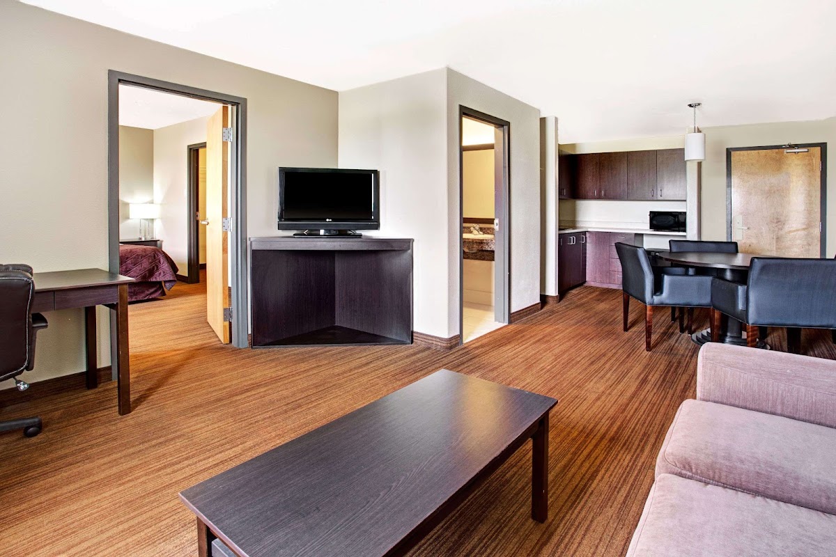 Super 8 by Wyndham Lachenaie/Terrebonne Hotel 2