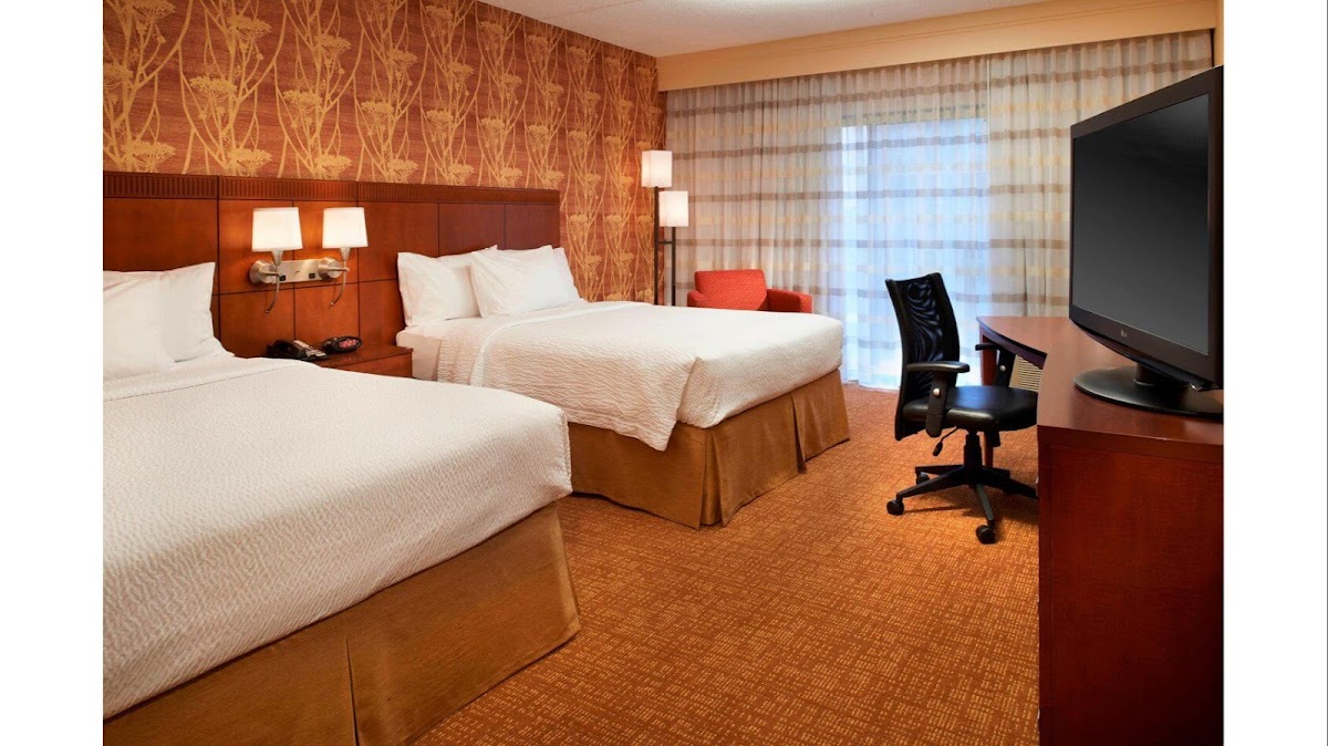 Courtyard by Marriott Chicago Oakbrook Terrace Hotel 2