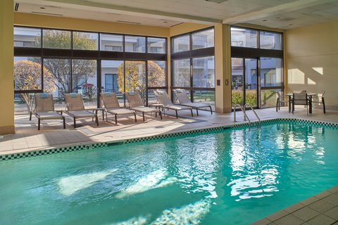 Courtyard by Marriott Chicago Oakbrook Terrace Hotel 3