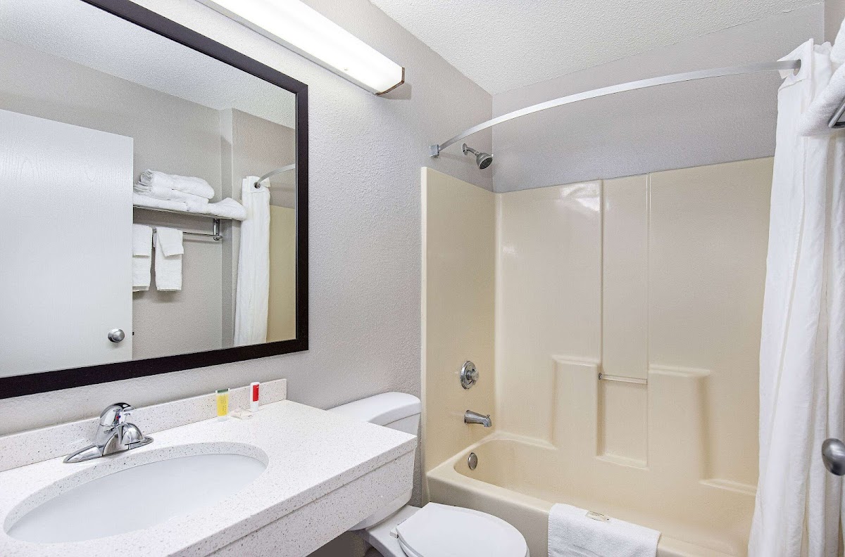 Microtel Inn & Suites by Wyndham Cordova/Memphis/By Wolfchas Hotel 3