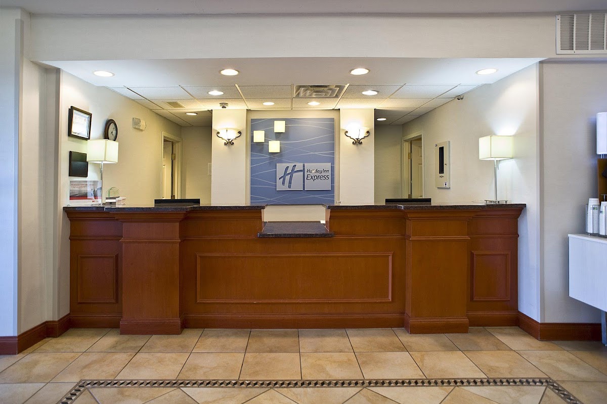 Holiday Inn Express & Suites Vermillion by IHG