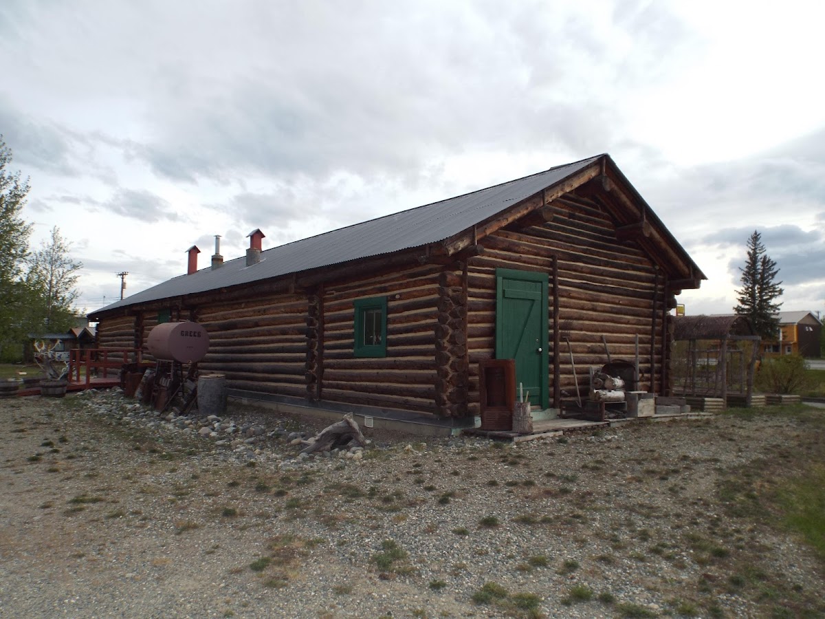 Diamond Willow Inn