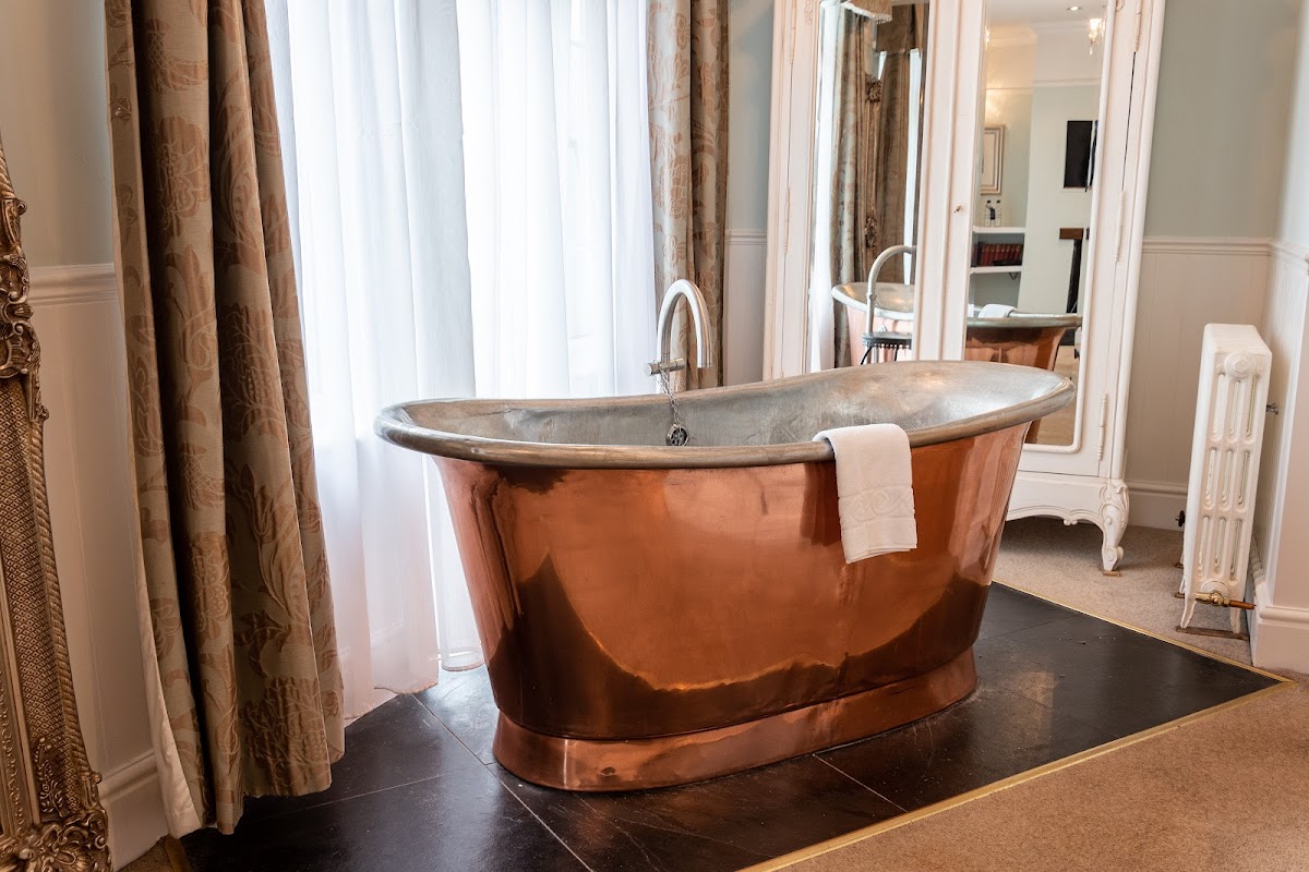 Wild Boar Estate | Bar, Restaurant & Inn Hotel 3