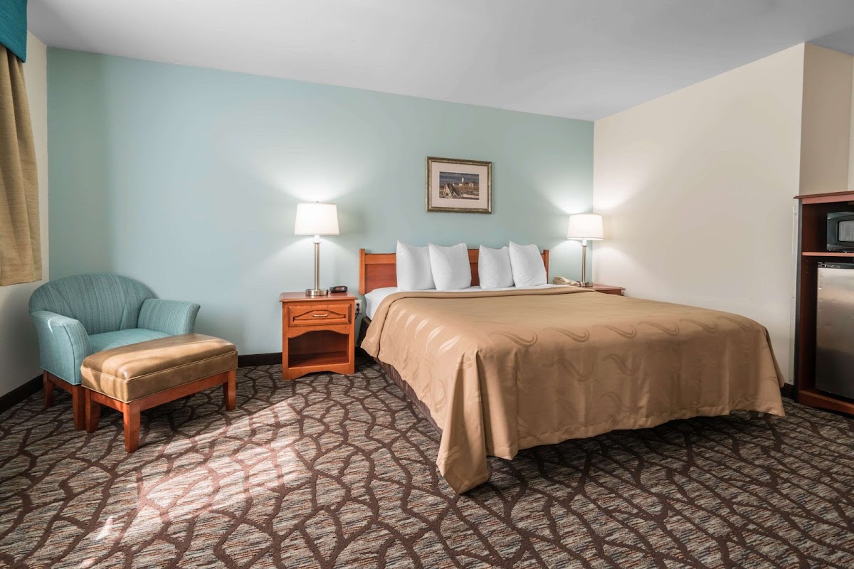 Quality Inn & Suites Sequim at Olympic National Park Hotel 3