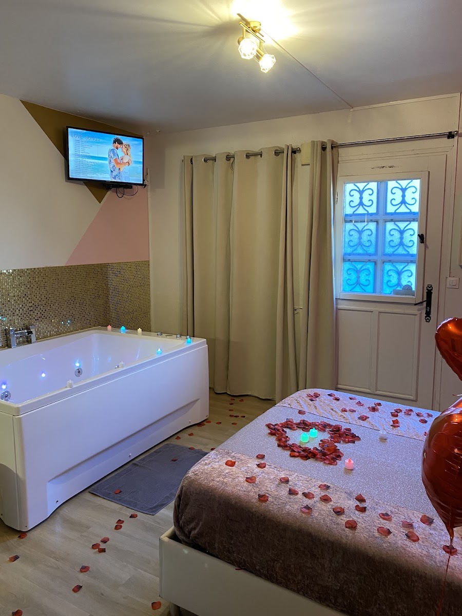 Le Spatinium - appartement avec jacuzzi privatif Hotel 1