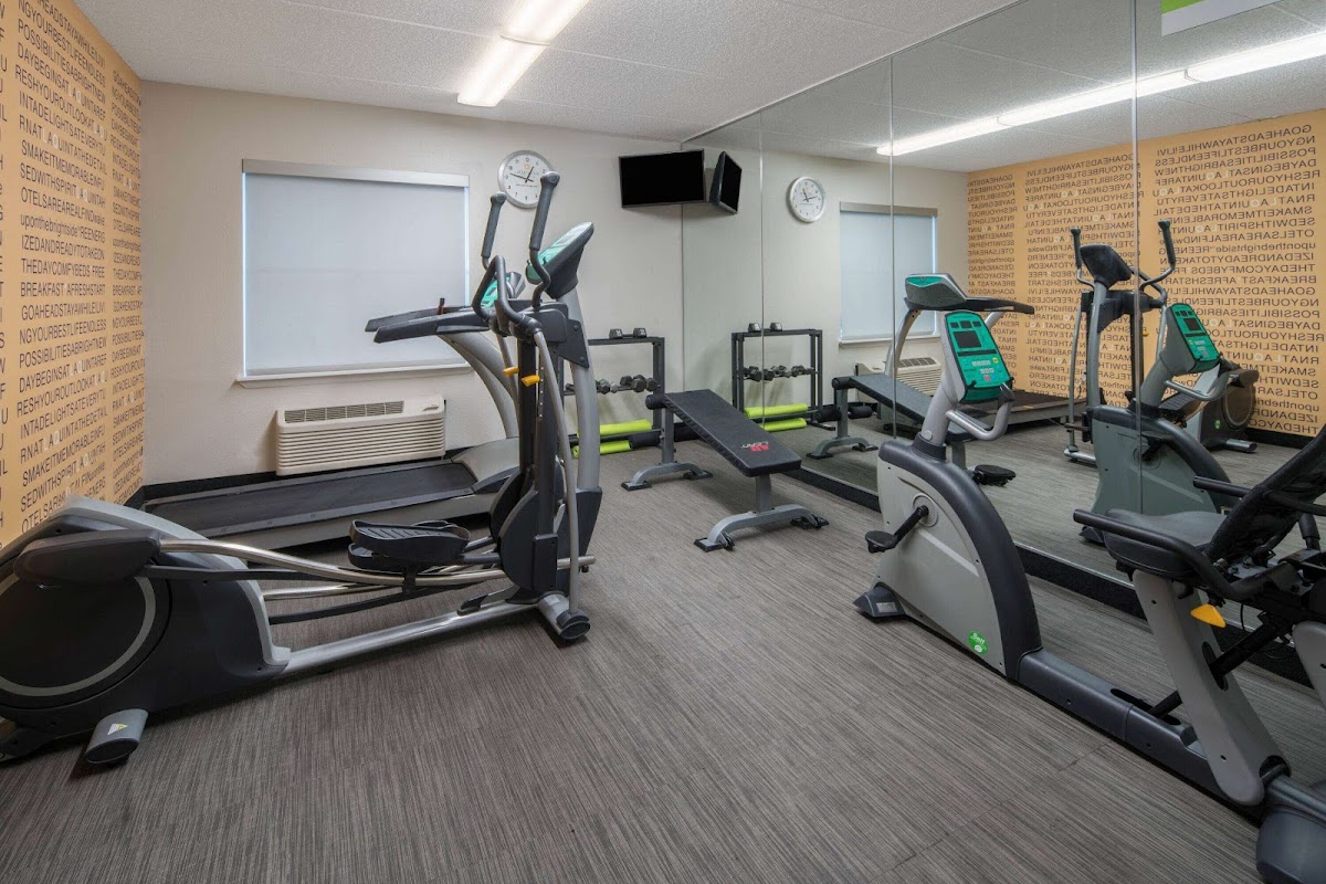La Quinta Inn & Suites by Wyndham Naples East (I-75) Hotel 3