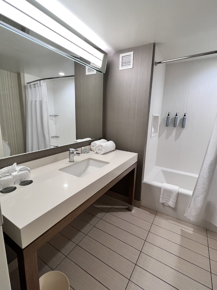 Courtyard by Marriott Lake George Hotel 3