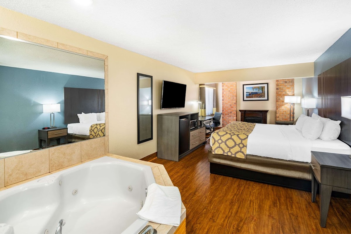 Baymont by Wyndham Tupelo Hotel 2