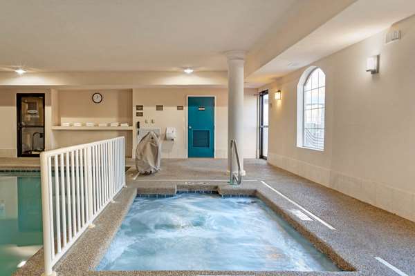 Comfort Suites Stevensville - St. Joseph Hotel 3