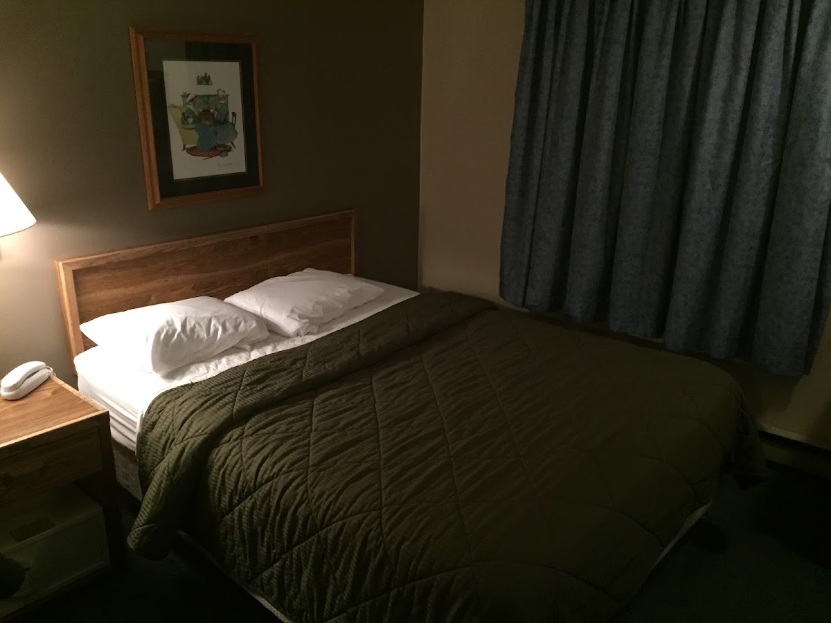 Langdon Motor Inn Hotel 2