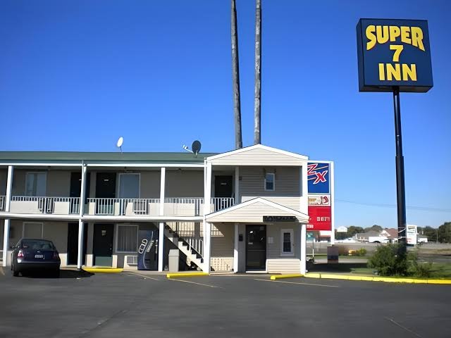 Super7inn