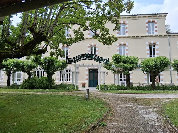Hotellerie Du Lac Hotel 1