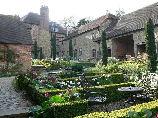 Old Downton Lodge