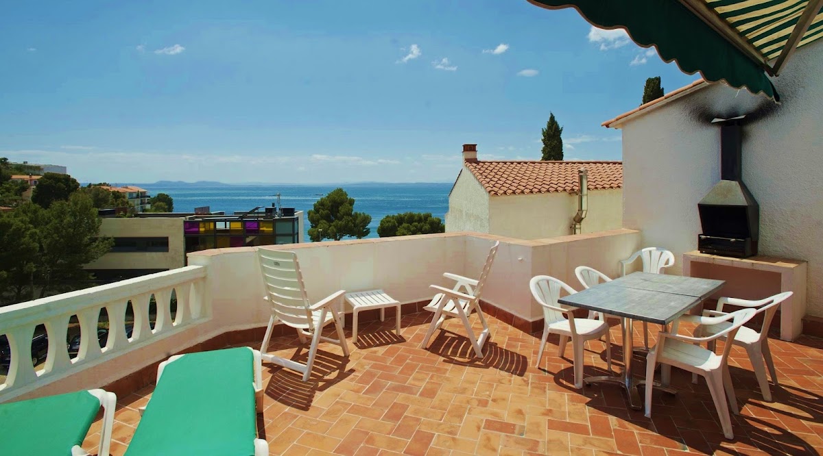Apartaments El Berganti Hotel 2