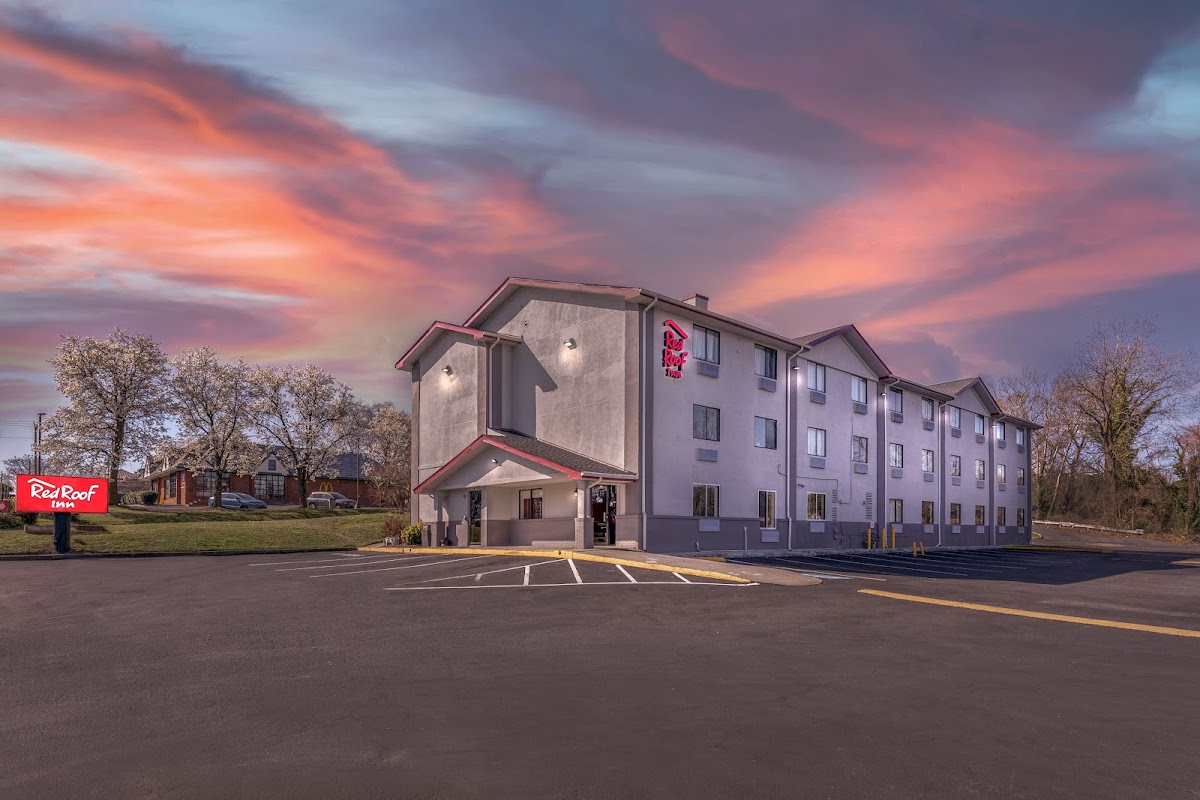 Red Roof Inn Suffolk