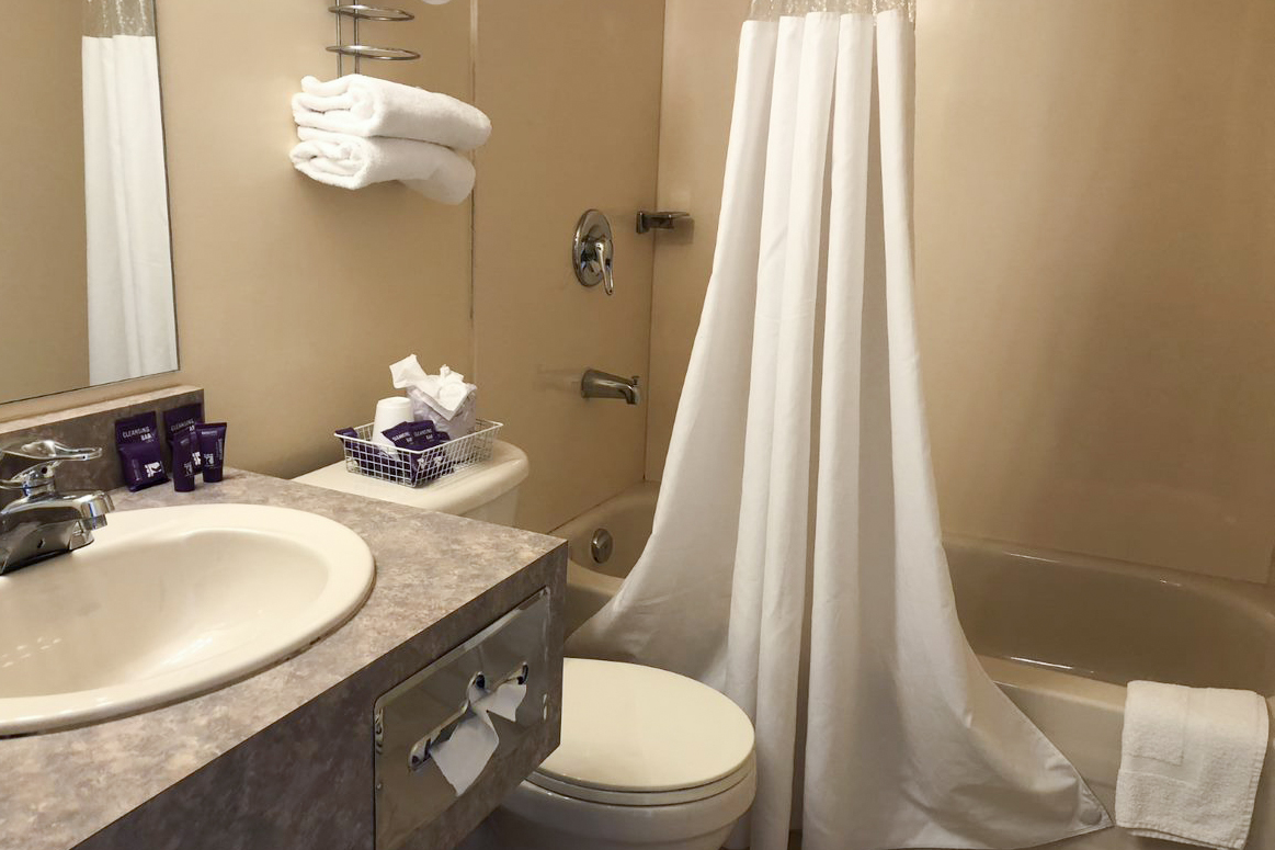 Knights Inn Fort Erie Hotel 3