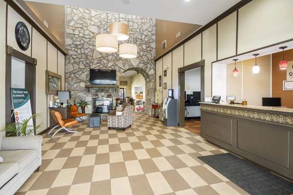 Quality Suites Hickory South Hotel 2