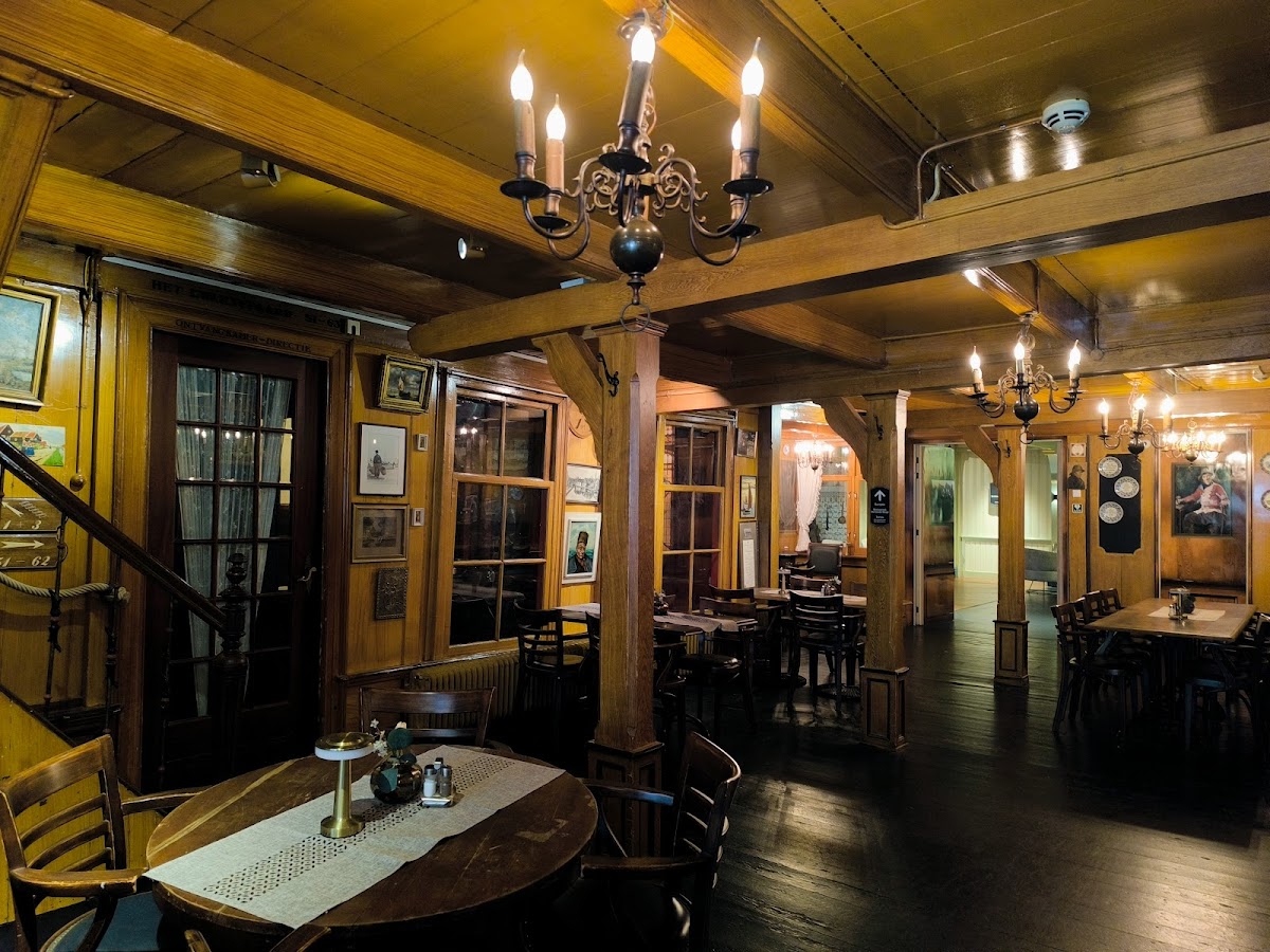 Volendam Old Bridge Residence Hotel 3