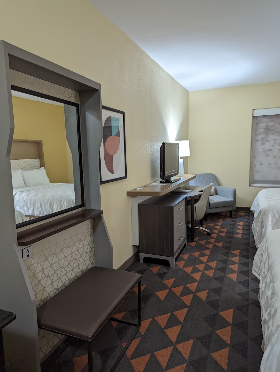 Holiday Inn & Suites Waco Northwest
