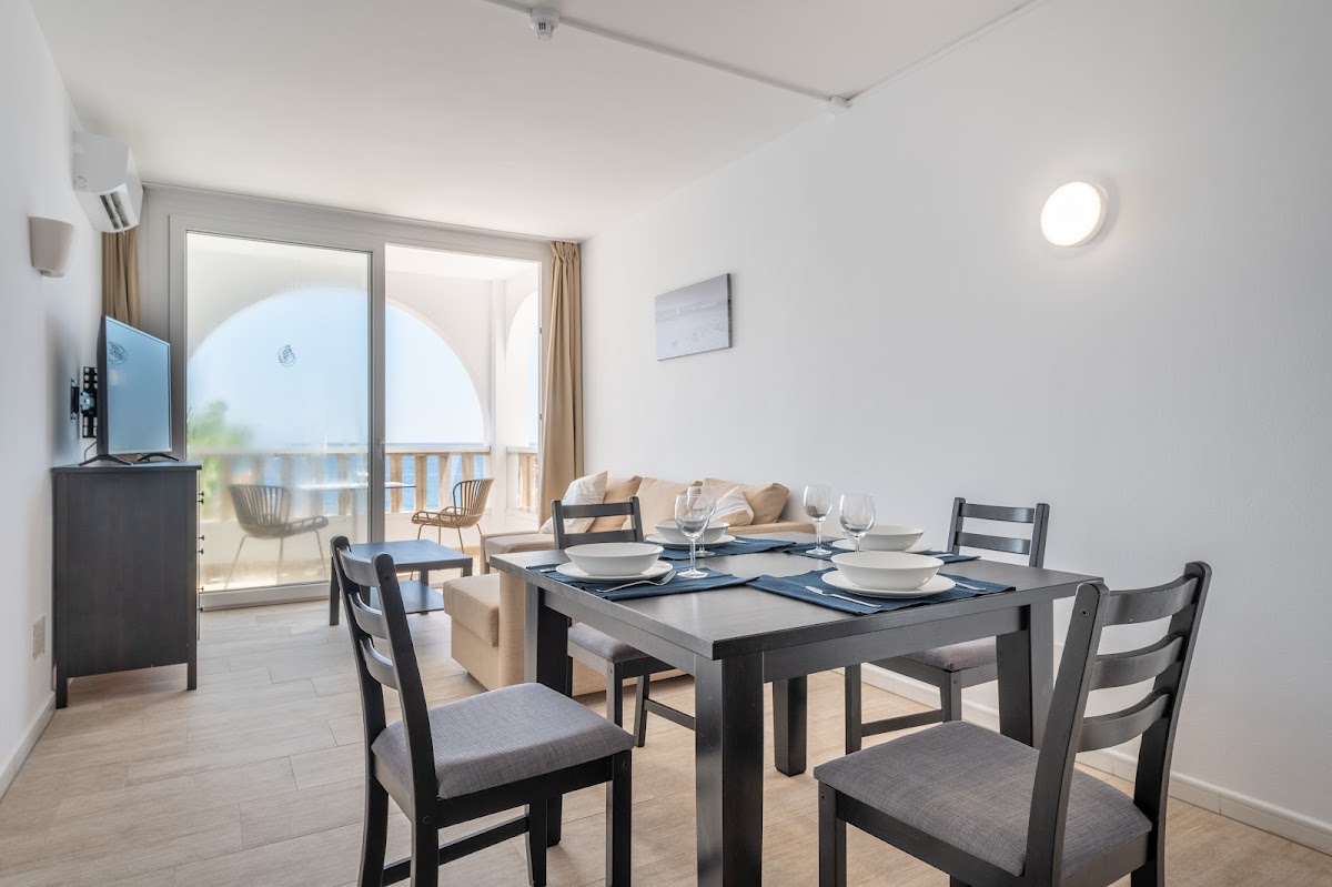 ORANGE Colom Seaside Apartments. Hotel 2