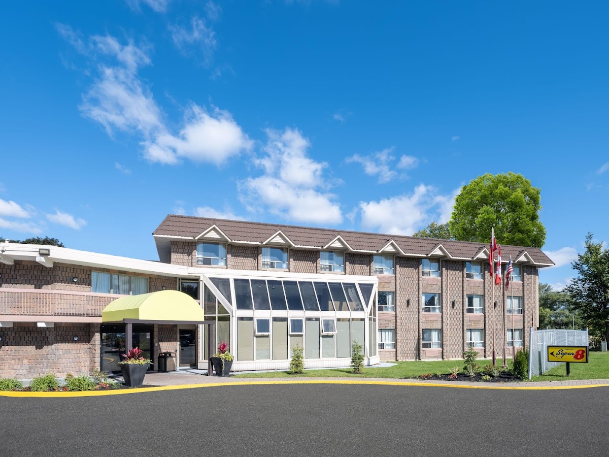 Super 8 by Wyndham Toronto East ON