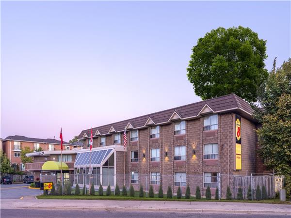 Super 8 by Wyndham Toronto East ON