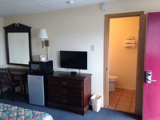 Greencastle Inn Hotel 3