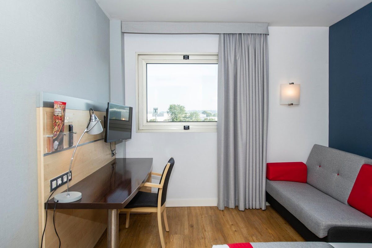 Holiday Inn Express Barcelona - Montmelo by IHG Hotel 3