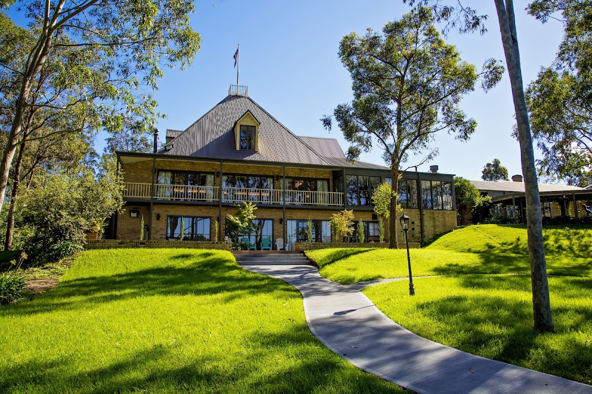 Lincoln Downs Resort Hotel 3