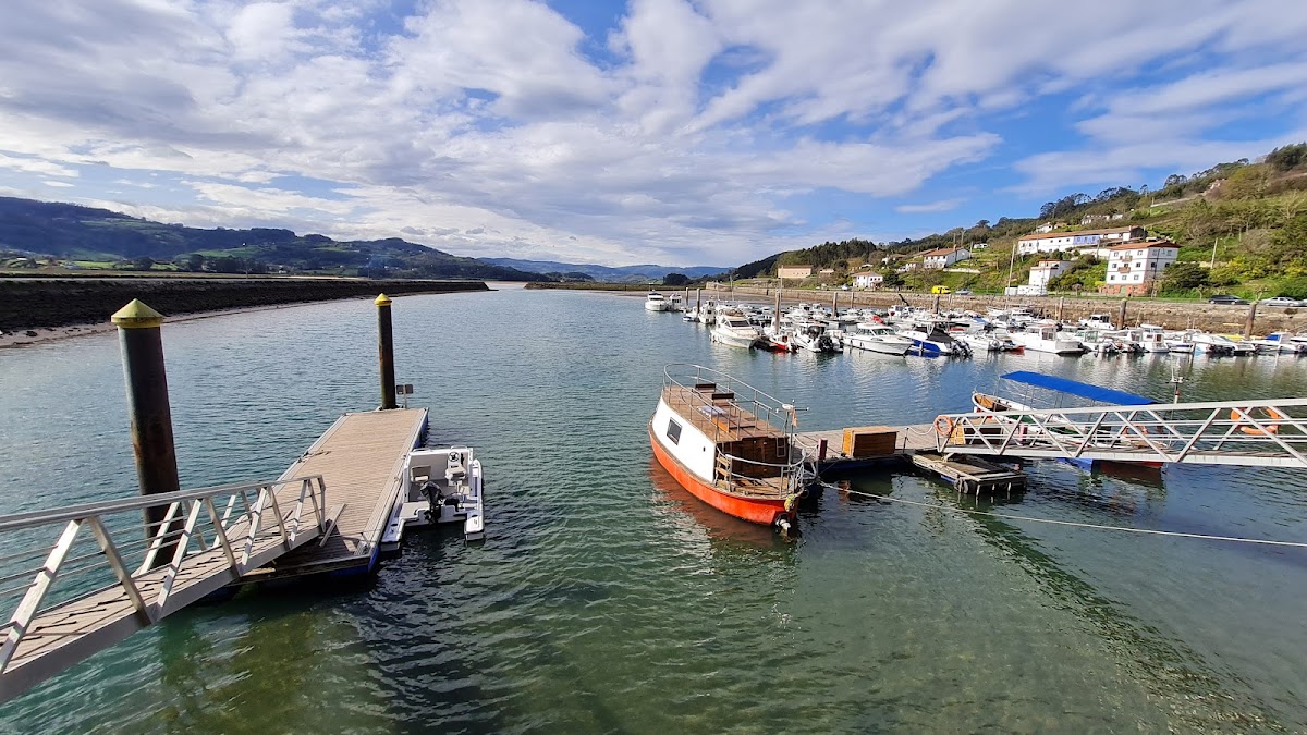 Estrella del Norte. Barco-Hotel
