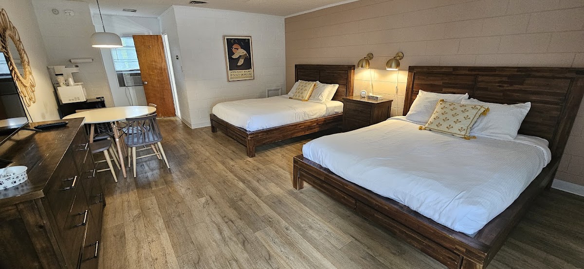 Al & Sally's Motel Hotel 2