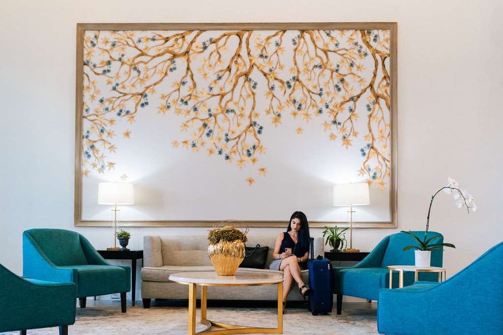 Hampton Inn & Suites Charlotte/SouthPark at Phillips Place Hotel 2