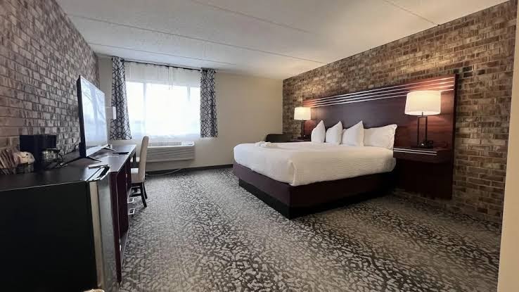 The Hudson Inn Hotel, Bar/Restaurant & Event Center Hotel 2