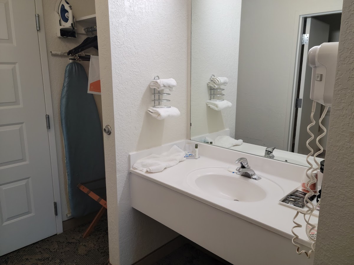 Rodeway Inn Salina North Hotel 3