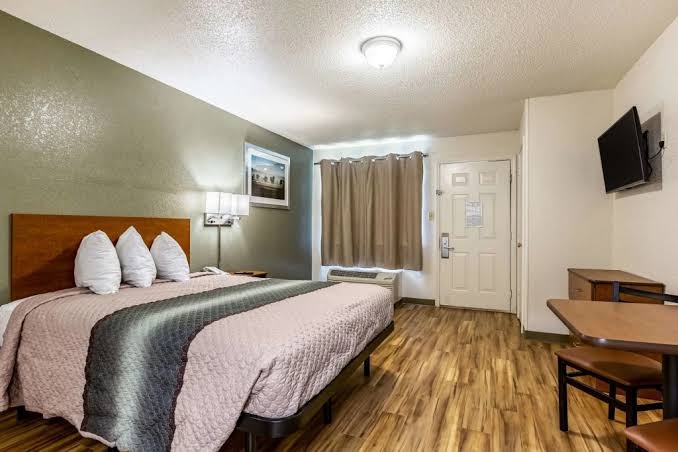 HomeTowne Studios Gainesville, GA Hotel 2