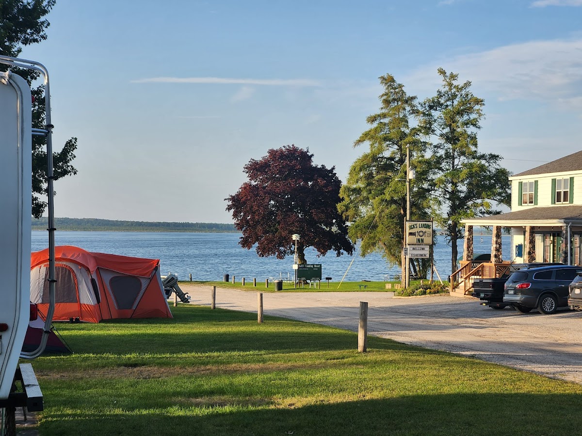 The Hideaway at Jacks Landing Hotel 2