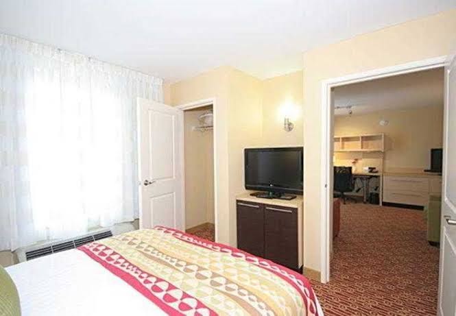 TownePlace Suites by Marriott Columbia Southeast/Fort Jackson Hotel 3