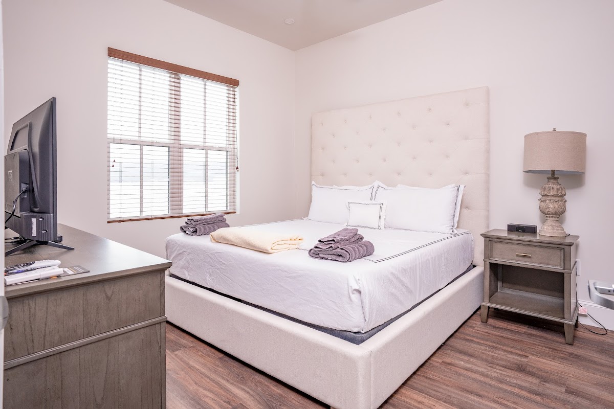 City Harbor Suites Hotel 2